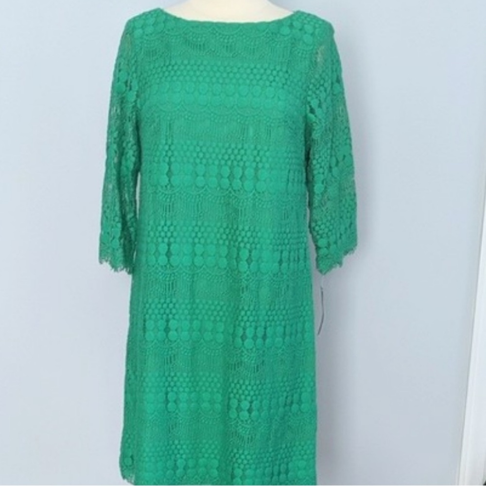 Green lace shift dress